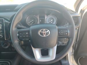 Toyota Hilux 2.4GD-6 Xtra cab Raider manual - Image 8