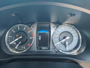 Toyota Hilux 2.4GD-6 Xtra cab Raider manual - Image 11