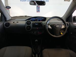 Toyota Etios hatch 1.5 Xi - Image 6