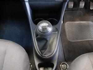 Toyota Etios hatch 1.5 Xi - Image 10