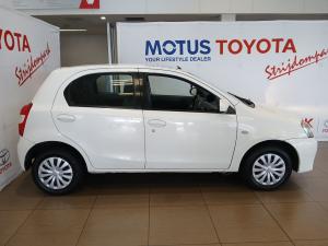 Toyota Etios hatch 1.5 Xi - Image 3
