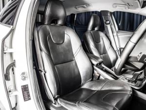 Volvo V40 D4 Momentum - Image 10