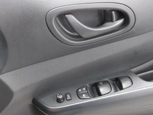 Nissan Navara 2.5DDTi double cab Pro-4X 4x4 - Image 14