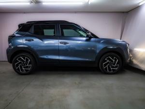 Mahindra XUV 3XO 1.2T AX7L - Image 18