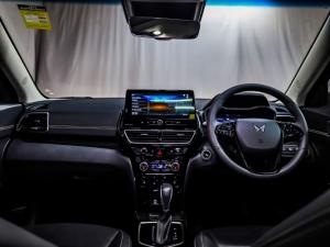 Mahindra XUV 3XO 1.2T AX7L - Image 6
