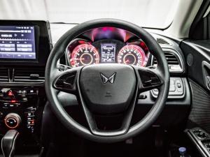 Mahindra XUV 3XO 1.2T MX2 manual - Image 11