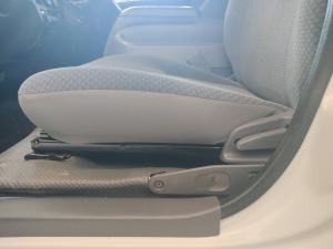 Toyota Quantum 2.5D-4D GL 10-seater bus - Image 19