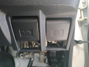 Toyota Quantum 2.5D-4D GL 10-seater bus - Image 26