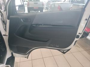 Toyota Quantum 2.5D-4D GL 10-seater bus - Image 28