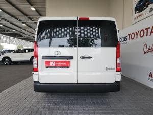 Toyota Quantum 2.8 LWB panel van manual - Image 5