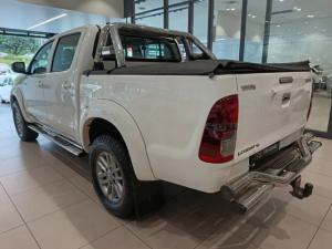 Toyota Hilux 3.0D-4D double cab Raider Legend 45 auto - Image 3