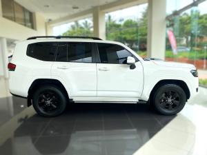 Toyota Land Cruiser 300 3.3D GX-R - Image 4