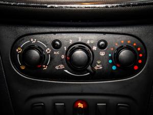 Renault Sandero 66kW turbo Stepway Expression - Image 10