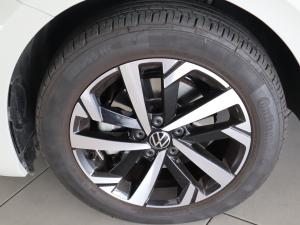 Volkswagen Polo hatch 1.0TSI Life auto - Image 25