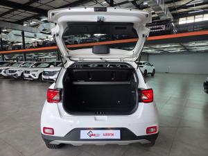 Hyundai Venue 1.0 Tgdi Fluid DCT - Image 7