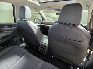 Volkswagen Golf 1.4 TSI Life + Tiptronic - Image 14