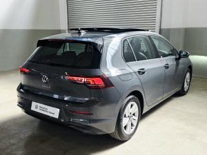 Volkswagen Golf 1.4 TSI Life + Tiptronic - Image 18
