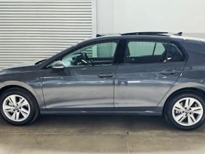 Volkswagen Golf 1.4 TSI Life + Tiptronic - Image 21