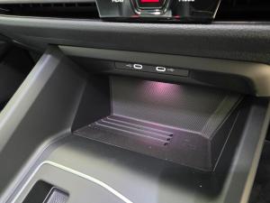 Volkswagen Golf 1.4 TSI Life + Tiptronic - Image 9