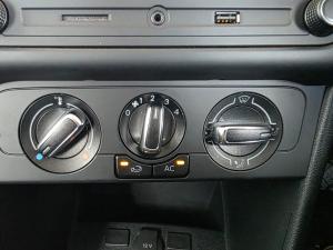 Volkswagen Polo Vivo 1.6 Highline - Image 8