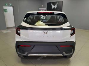 Mahindra XUV3XO 1.2T MX2 - Image 4