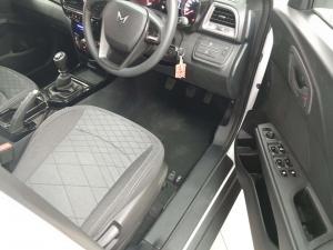 Mahindra XUV3XO 1.2T MX2 - Image 8