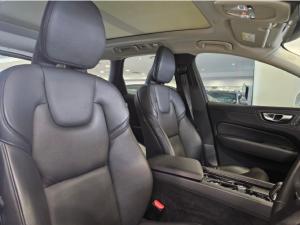 Volvo XC60 B5 AWD Essential - Image 6
