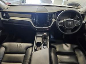 Volvo XC60 B5 AWD Essential - Image 7