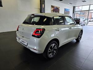 Suzuki Swift 1.2 GLX manual - Image 11