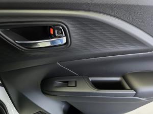 Suzuki Swift 1.2 GLX manual - Image 19