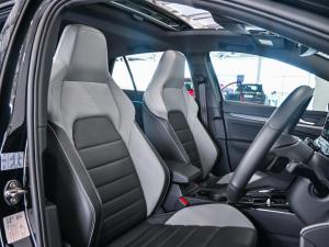 Volkswagen Golf 1.4TSI R-Line Plus - Image 14