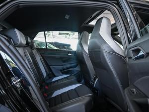 Volkswagen Golf 1.4TSI R-Line Plus - Image 17