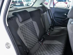 Volkswagen Polo Vivo hatch 1.6 Style - Image 12