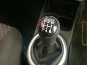 Toyota Vitz 1.0 XR manual - Image 12