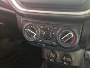 Toyota Vitz 1.0 XR manual - Image 13