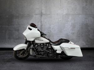 Harley Davidson Street Glide 114 Anniversary - Image 5