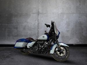 Harley Davidson Street Glide 114 Anniversary - Image 2