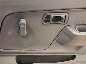 Nissan Hardbody NP300 2.5 TDi LWB 4X4S/C - Image 13