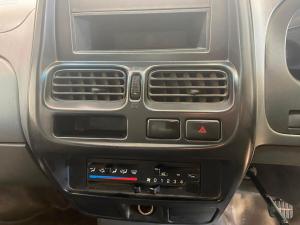 Nissan Hardbody NP300 2.5 TDi LWBS/C - Image 13