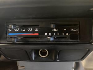 Nissan Hardbody NP300 2.5 TDi LWB 4X4S/C - Image 12