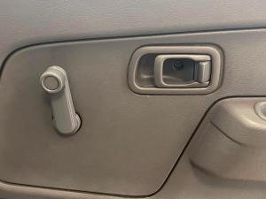 Nissan Hardbody NP300 2.5 TDi LWB 4X4S/C - Image 17