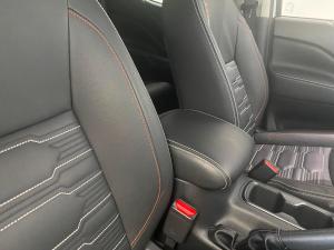 Nissan Navara 2.5DDTI PRO-4X 4X4 automatic D/C - Image 12