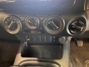 Toyota Hilux 2.4 GD-6 Raider 4X4D/C - Image 14