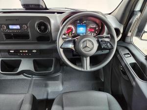 Mercedes-Benz Sprinter 319 CDI AWDChassis Cab - Image 13
