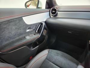 Mercedes-Benz CLA 200 automatic - Image 9