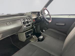 Ford Courier 1800 SWBS/C - Image 13