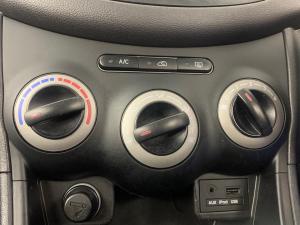 Hyundai i10 1.25 Glide - Image 7