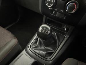 Isuzu D-MAX 250 HO HI-RIDE D/C - Image 8