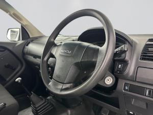 Isuzu D-MAX 250 HO Fleetside Safety S/C - Image 7