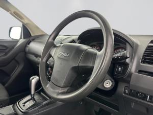 Isuzu D-MAX 250 HO HI-RIDE automatic D/C - Image 12